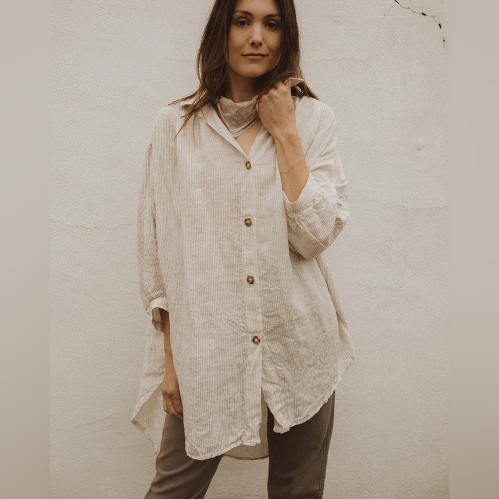 Esby Apparel Chelle Top in Sand Stripe